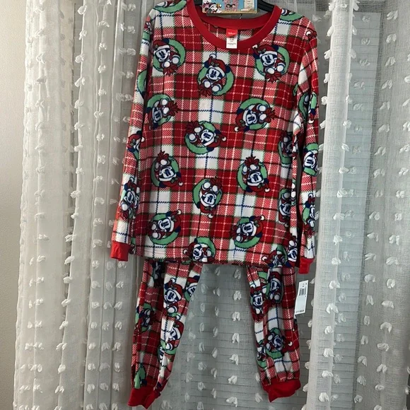 Disney Mickey Mouse Men’s Pajamas PJ Holiday Sleep Set - Picture 1 of 8